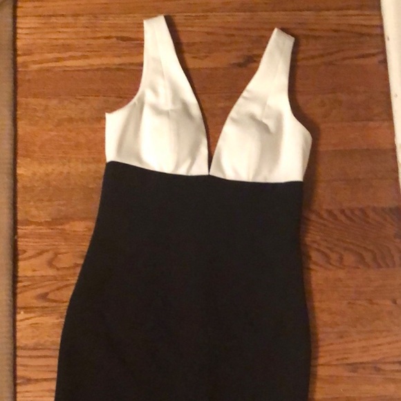 NWT Nicole Miller Collection Dress, Size 8 - Picture 2 of 6